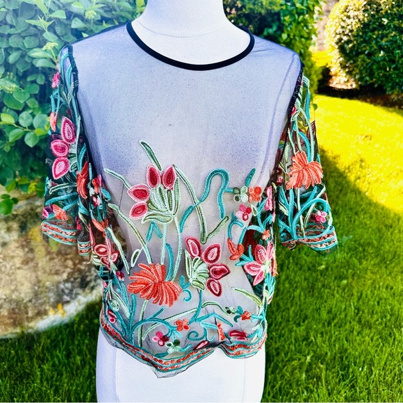 SHEIN SHEER FLORAL CROP TOP - Picture 5 of 15